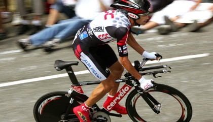 开云体育官网下载-全国青少年跑酷大赛在北京门头沟精彩开启，青少年跑酷体能训练